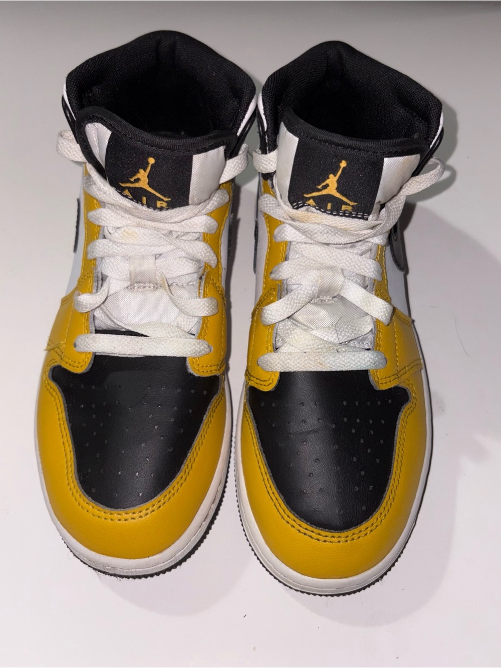 Nike Air Jordan 1 Mid Yellow Ochre Black White Sneakers Youth Size 5Y DQ8426-701